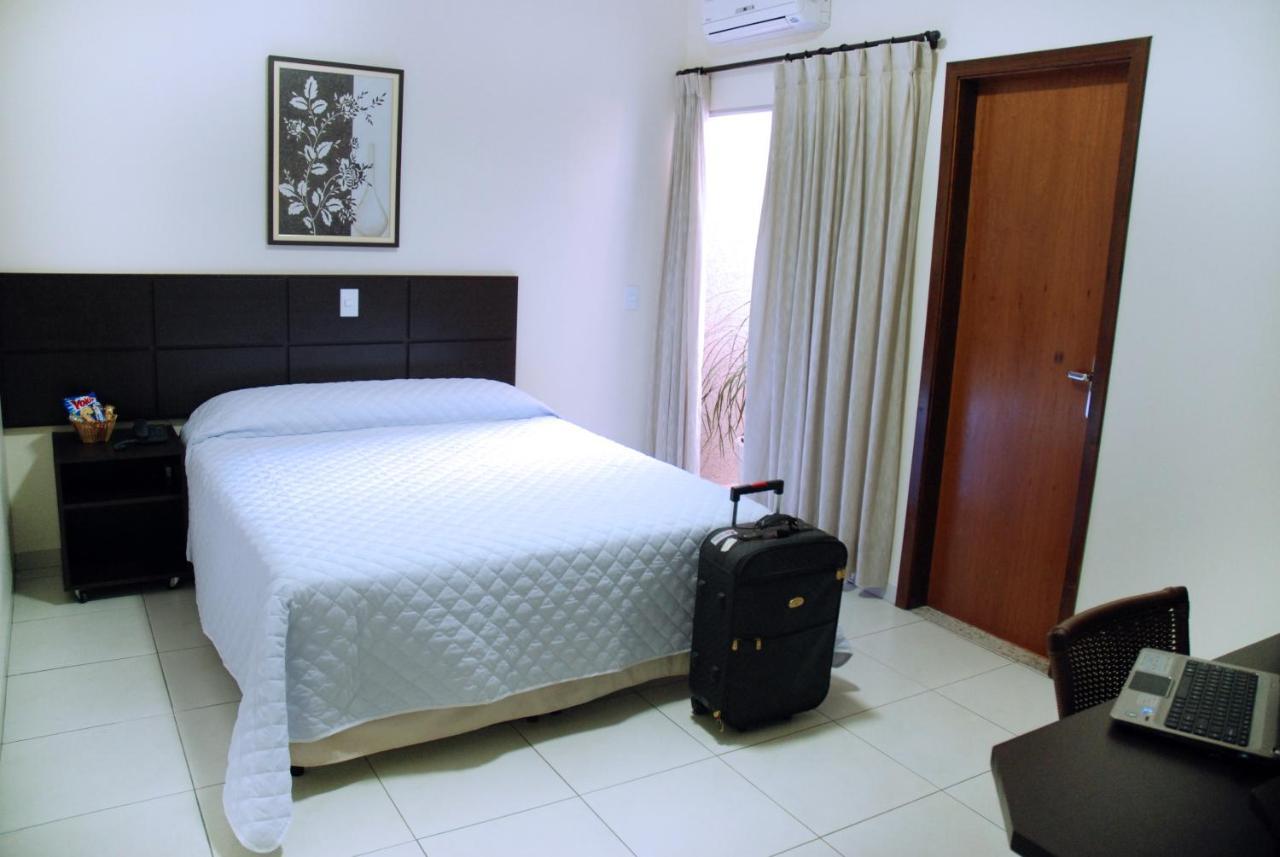 Hotel Valencia Dourados Zewnętrze zdjęcie